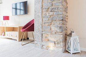 Romantic Escape in the 400s