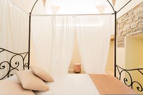 Romantic Escape in the 400s