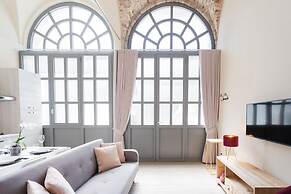 Romantic Escape in the 400s