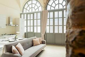 Romantic Escape in the 400s