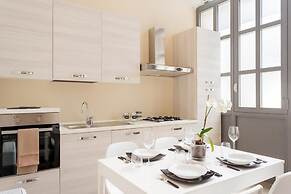 Romantic Escape in the 400s