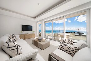 Palm Cay Beach Club & Marina