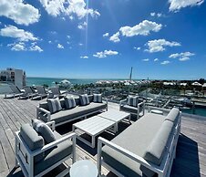 Palm Cay Beach Club & Marina