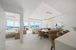 Palm Cay Beach Club & Marina