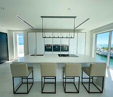 Palm Cay Beach Club & Marina