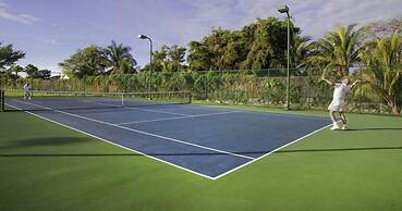 Palm Cay Beach Club & Marina