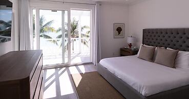 Palm Cay Beach Club & Marina