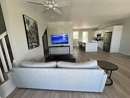 Palm Cay Beach Club & Marina