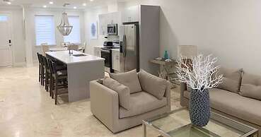 Palm Cay Beach Club & Marina