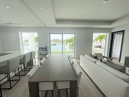 Palm Cay Beach Club & Marina