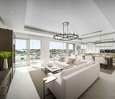 Palm Cay Beach Club & Marina