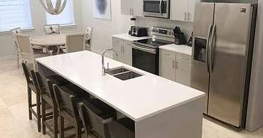 Palm Cay Beach Club & Marina