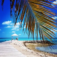 Palm Cay Beach Club & Marina