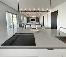 Palm Cay Beach Club & Marina