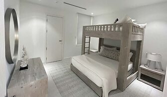 Palm Cay Beach Club & Marina