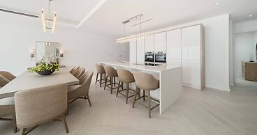 Palm Cay Beach Club & Marina