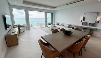 Palm Cay Beach Club & Marina