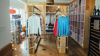 Palm Cay Beach Club & Marina