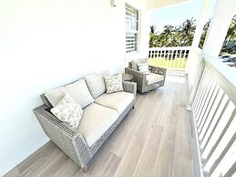 Palm Cay Beach Club & Marina