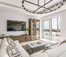 Palm Cay Beach Club & Marina