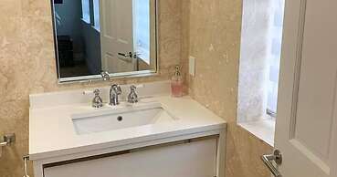 Palm Cay Beach Club & Marina