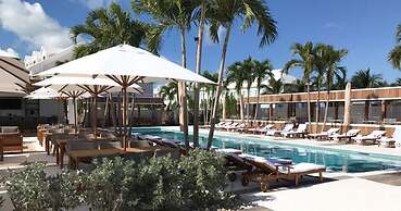 Palm Cay Beach Club & Marina