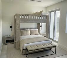 Palm Cay Beach Club & Marina