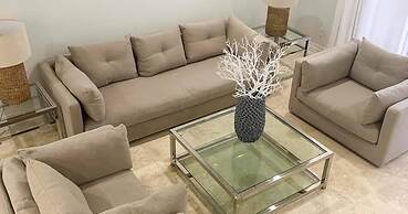 Palm Cay Beach Club & Marina