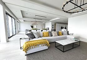 Palm Cay Beach Club & Marina