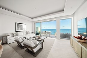 Palm Cay Beach Club & Marina