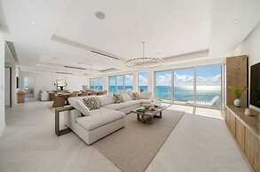 Palm Cay Beach Club & Marina