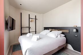 Hôtel Corneille - Entrée autonome, réception en ligne -Encore Mieux