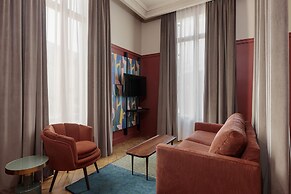 Hôtel Corneille - Entrée autonome, réception en ligne -Encore Mieux