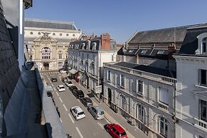 Hôtel Corneille - Entrée autonome, réception en ligne -Encore Mieux