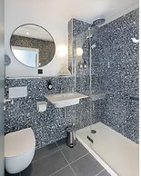 Hôtel Corneille - Entrée autonome, réception en ligne -Encore Mieux