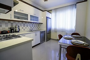 Central and Comfy Flat With Balcony in Muratpasa