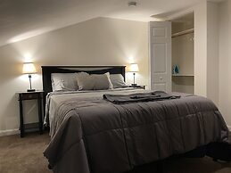 Downtown Private Rooms- Close to Topgolf