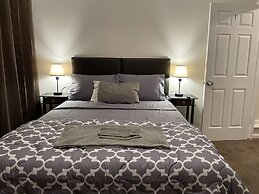 Downtown Private Rooms- Close to Topgolf