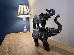 Luxury 2 bed Apartment Great Location