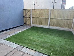 Luxury 2 bed Apartment Great Location