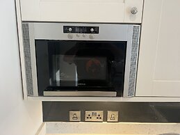 Luxury 2 bed Apartment Great Location