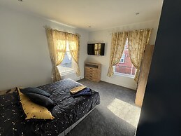 Luxury 2 bed Apartment Great Location