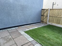 Luxury 2 bed Apartment Great Location