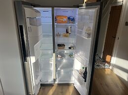 Luxury 2 bed Apartment Great Location