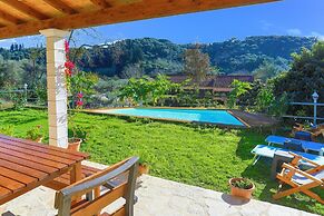 Green Family Villa in Agios Ioannis