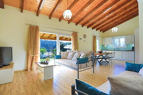 Green Family Villa in Agios Ioannis