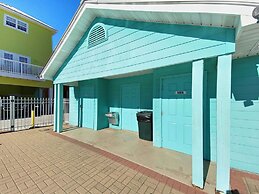 Paradise By The Pier 2 Bedroom Home by RedAwning