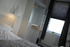 Gorgeous, Comfortable Apartment on the High Street