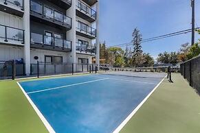 Romantic Lakeside Studio Suite