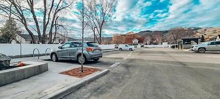 Romantic Lakeside Studio Suite